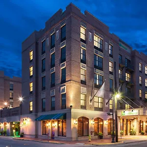 https://holiday-inn-savannah-historic-district.top-hotels-in-savannah.com