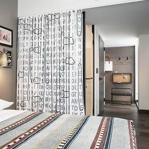 Hotel Moxy Downtown